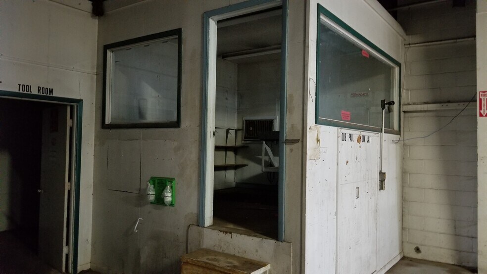 More Photos Of 1212 S Highway 81, Duncan Auto Dealership For Lease