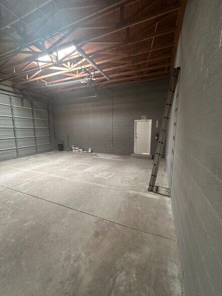 More Photos Of 229 S Olive Ave, Rialto Warehouse For Sale