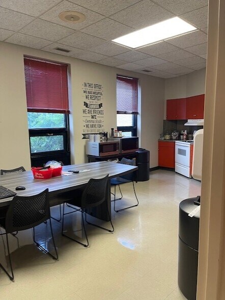 More Photos Of 4005 S Memorial Dr, Winterville Industrial For Sale