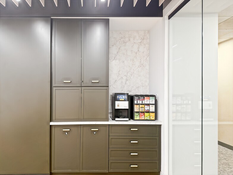 More Photos Of 601 Pennsylvania Ave NW, Washington Office For Lease