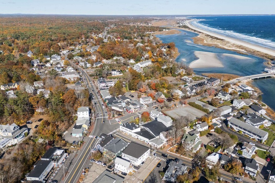 More Photos Of 20 Shore Rd, Ogunquit Storefront Retail Office For Sale