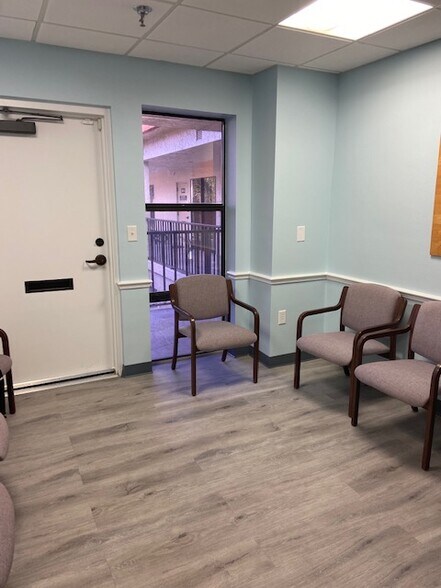 More Photos Of 2650 Bahia Vista St, Sarasota Medical For Sale