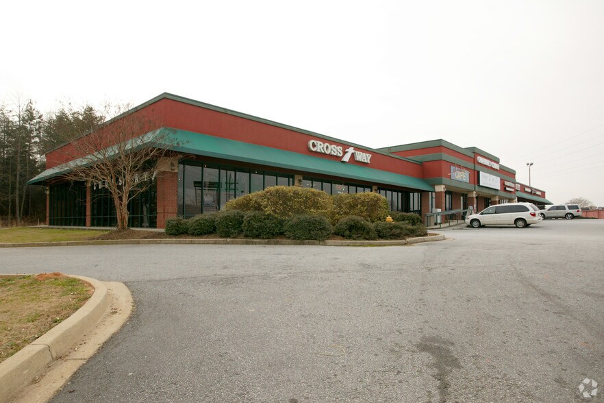 More Photos Of 1860 Woodruff Rd, Greenville Unknown For Lease