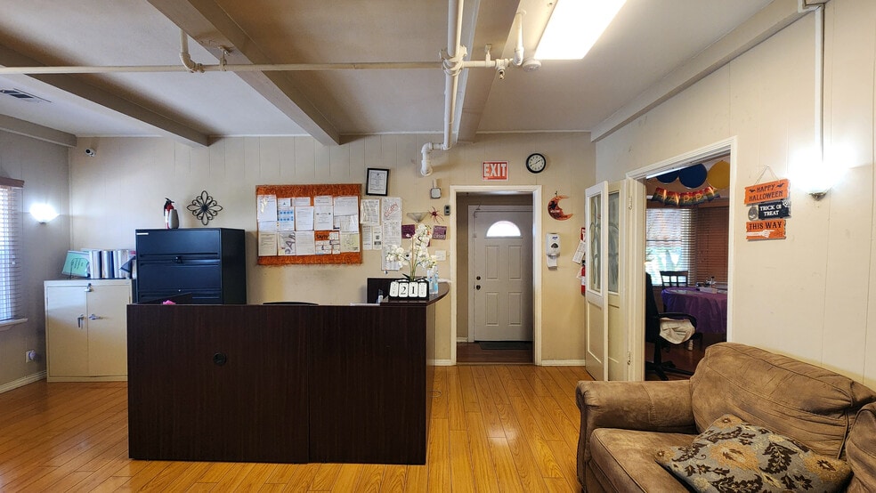 More Photos Of 11905 Riverside Dr, Valley Village Assisted Living For Sale