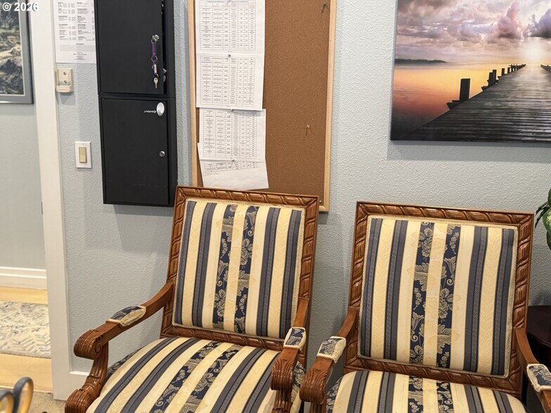 More Photos Of 937 Chetco Ave, Brookings Office Residential For Sale