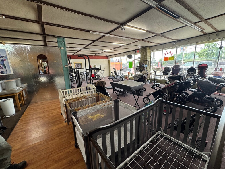 More Photos Of 6520-6526 E Pine St, Tulsa General Retail For Sale