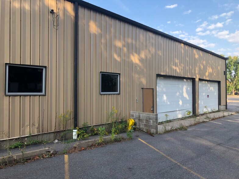 More Photos Of 800 Scott St, Wausau Light Manufacturing For Lease
