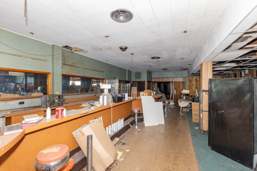 More Photos Of 1820 E 30th St, Cleveland Sports And Entertainment For Sale