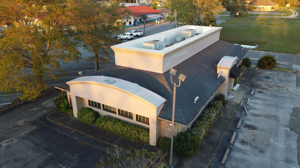 Primary Photo Of 1329 Main St, Chipley Restaurant For Lease