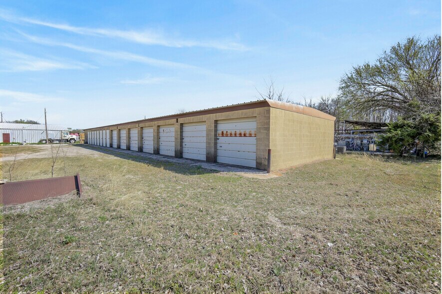 More Photos Of 1505 N Main St, Newcastle Warehouse For Sale
