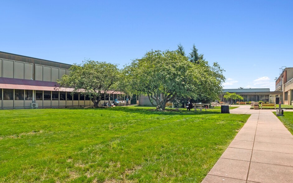 More Photos Of 1004 New Holland Ave, Lancaster Unknown For Lease