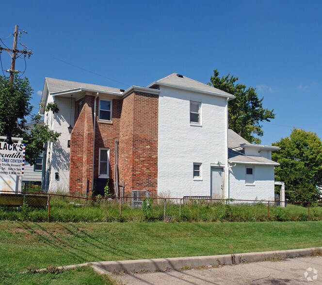Primary Photo Of 3307 W 3rd St, Dayton Storefront Retail Residential For Sale
