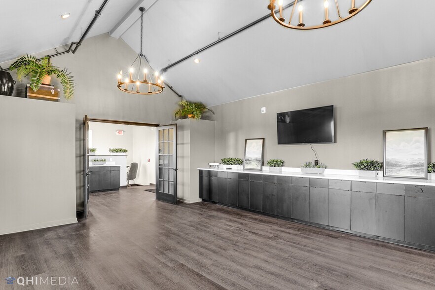 More Photos Of 210 N 10th St, Noblesville Storefront Retail Office For Lease