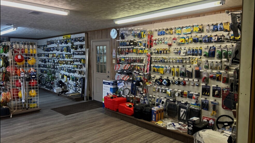 More Photos Of 2618 W Main St, Gun Barrel City Storefront For Sale
