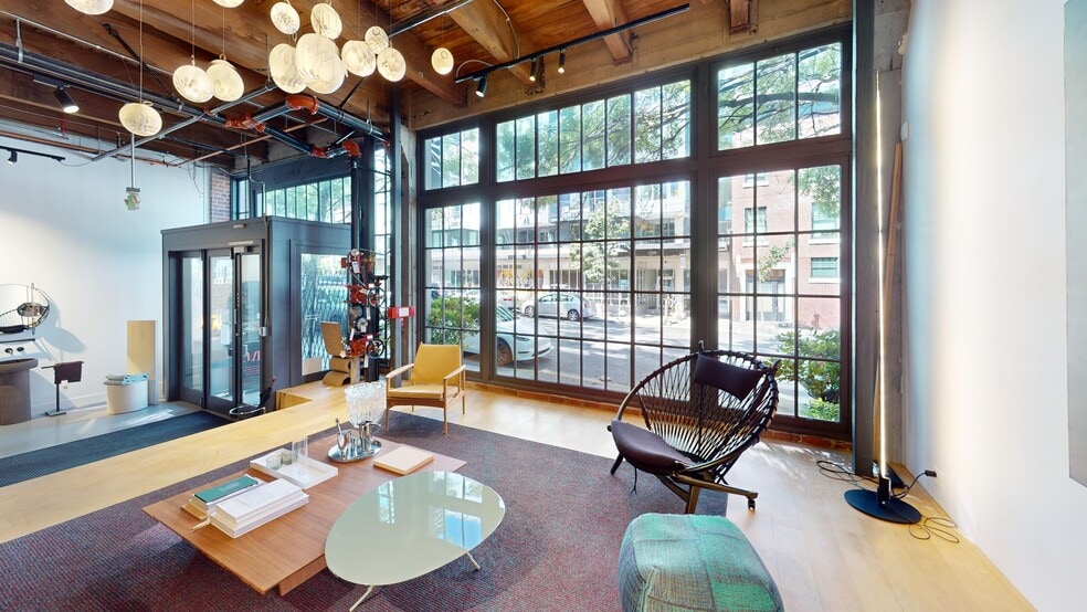 More Photos Of 401 E Pine St, Seattle Freestanding For Lease