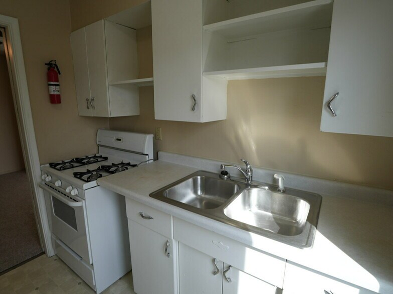 More Photos Of 311 W Highland Dr, Williston Apartments For Sale