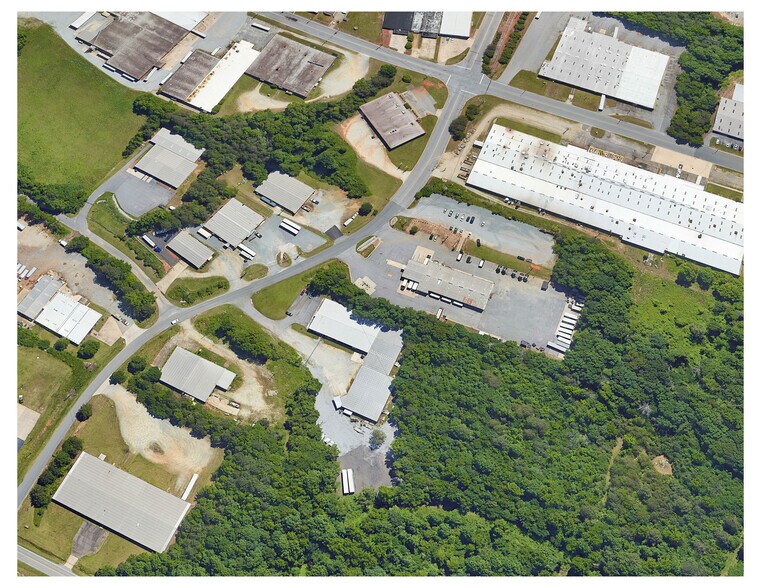 More Photos Of 1205 Corporation Dr, Archdale Warehouse For Lease