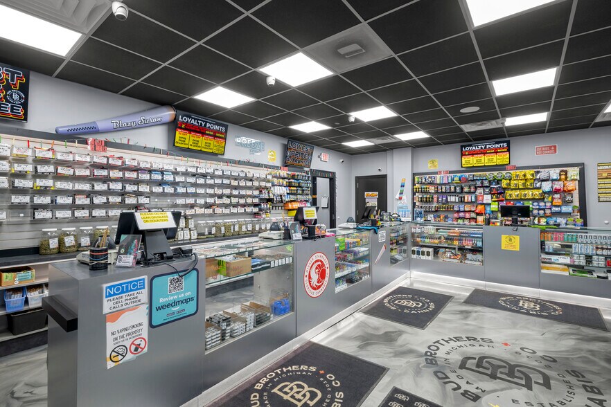 More Photos Of 411 Lafayette Ave, Bay City Fast Food For Sale