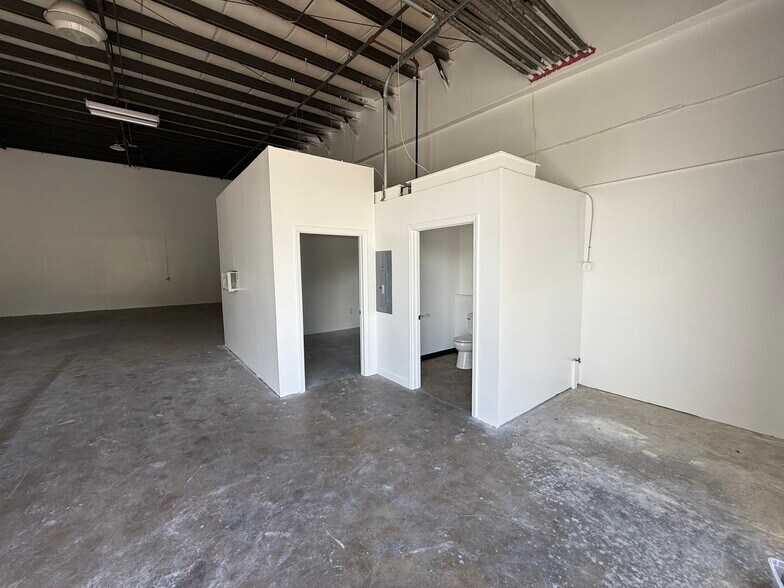 More Photos Of 1300 Old Dixie Hwy, Lake Park Unknown For Lease