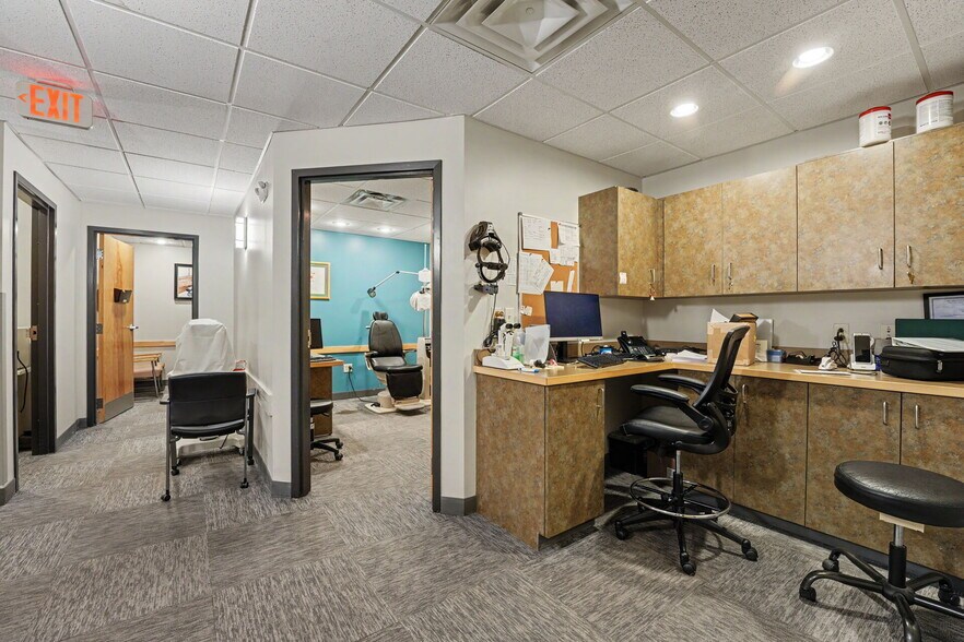 More Photos Of 932 Elmwood Ave, Buffalo Flex For Sale
