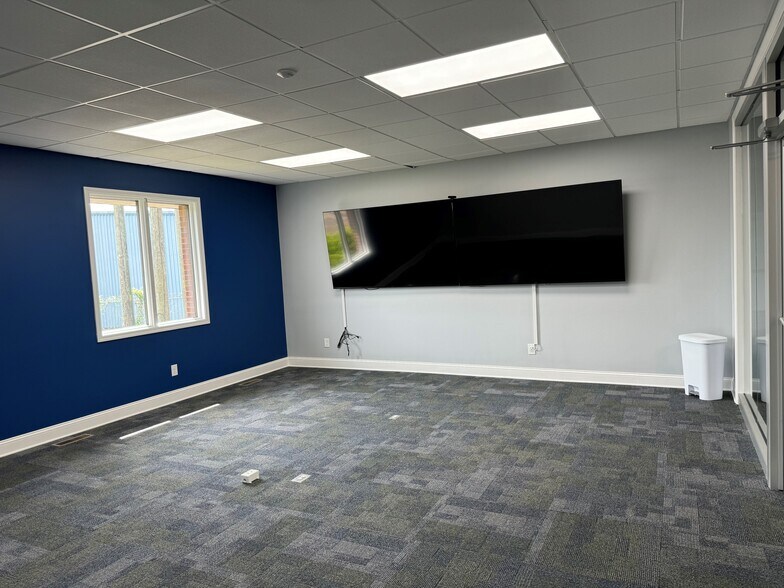 More Photos Of 91 Green St, Warner Robins Office For Sale