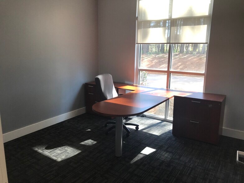 More Photos Of 3662 Flakes Mill Rd, Decatur Office For Lease