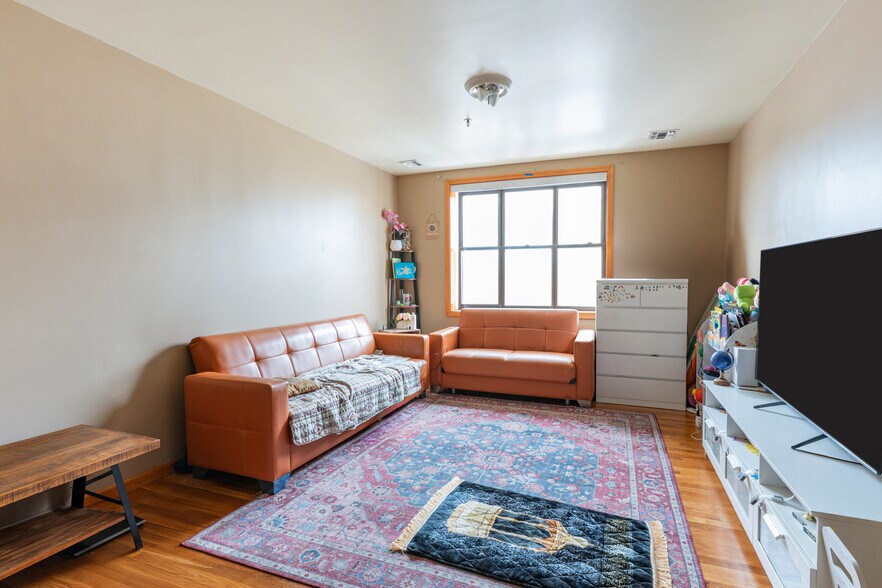 More Photos Of 614-616 Broadway, Bayonne Restaurant For Sale