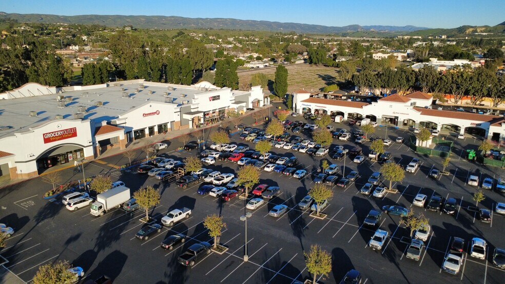 More Photos Of 305-393 W Los Angeles Ave, Moorpark Freestanding For Lease