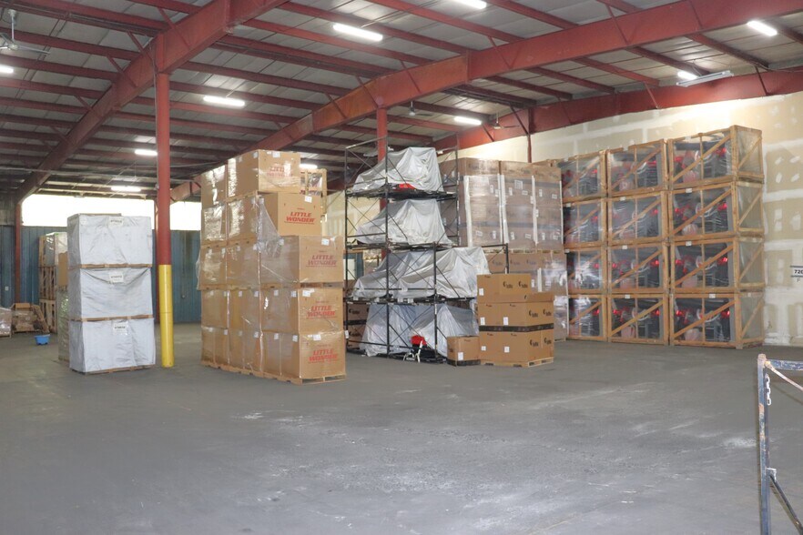 More Photos Of 35 Rose Morrow Rd, Wantage Manufacturing For Lease
