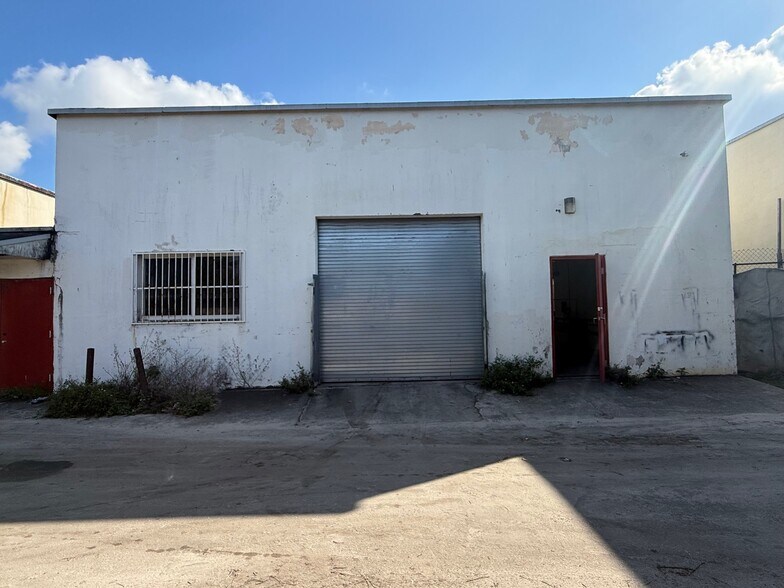 More Photos Of 3660 E 10th Ct, Hialeah Warehouse For Lease