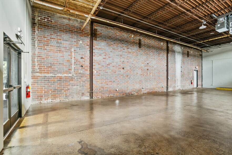 More Photos Of 1429 Fairmont Ave NW, Atlanta Flex For Lease