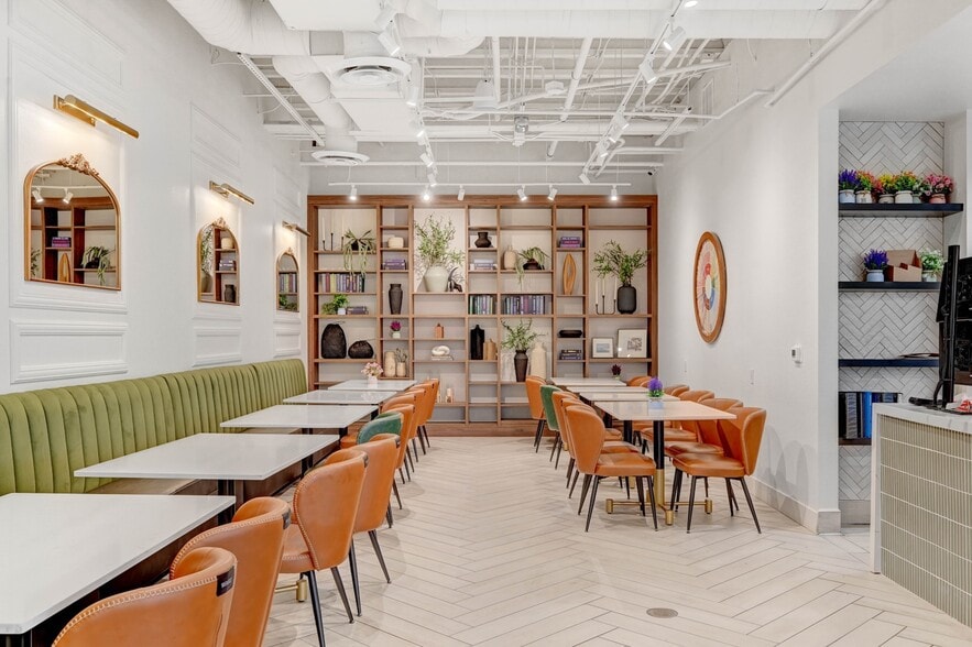 More Photos Of 9580 W Sahara Ave, Las Vegas Office For Sale