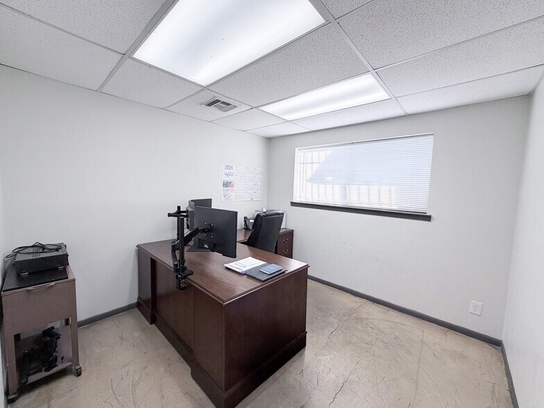 More Photos Of 146 Interloop Rd, San Antonio Warehouse For Lease