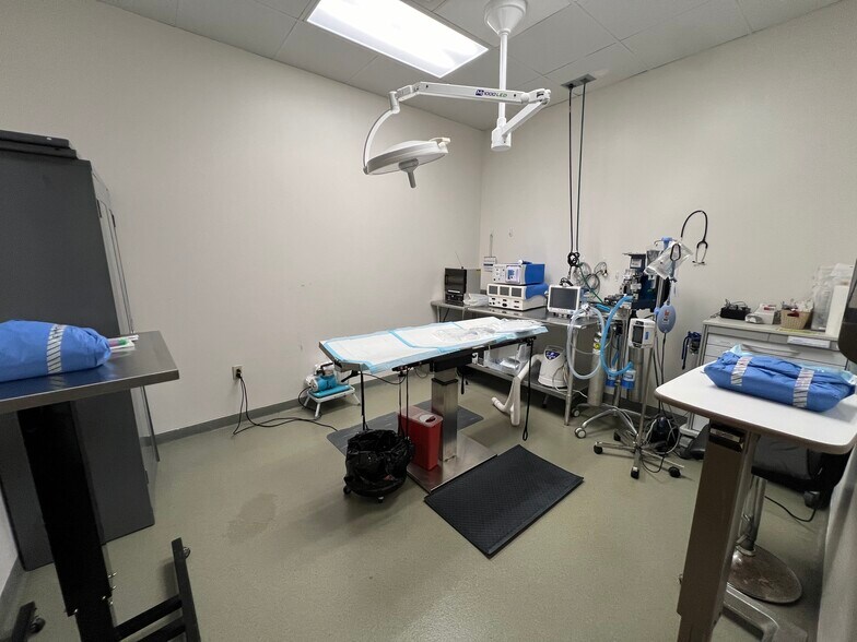 More Photos Of 202-238 E Bearss Ave, Tampa General Retail For Sale