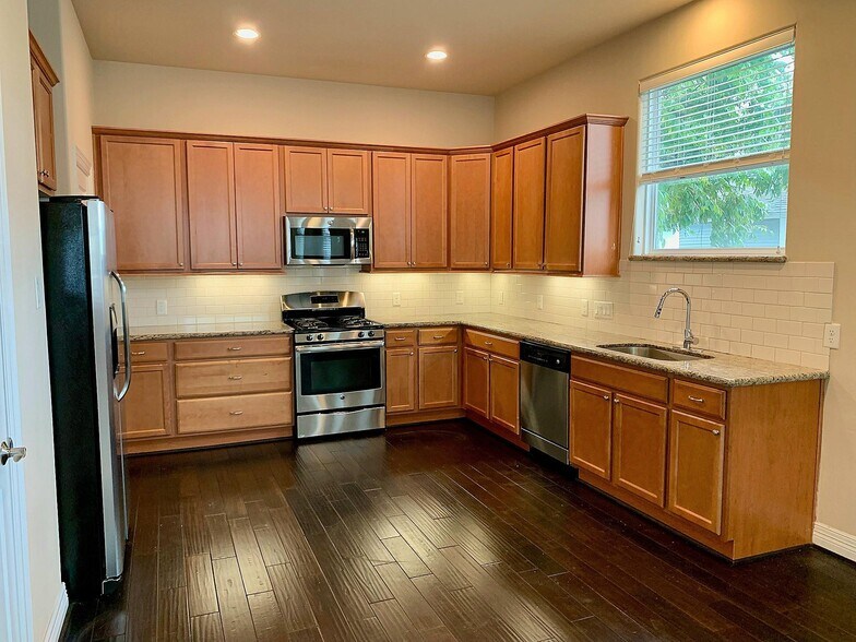 More Photos Of 6625 N Main St, Houston Multifamily For Sale