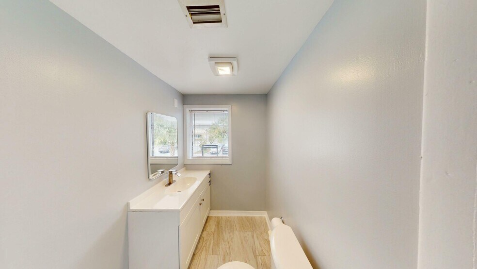 More Photos Of 1517 Hillcrest St, Orlando Office For Lease