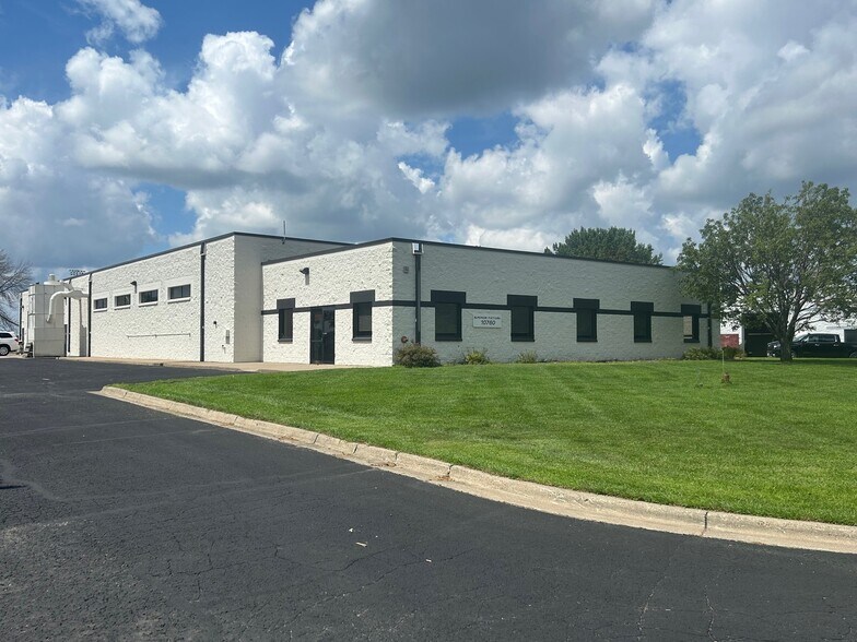 Primary Photo Of 10760 NE Mankato St, Blaine Manufacturing For Sale