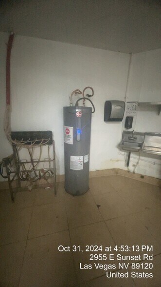 More Photos Of 2955 E Sunset Rd, Las Vegas Unknown For Lease