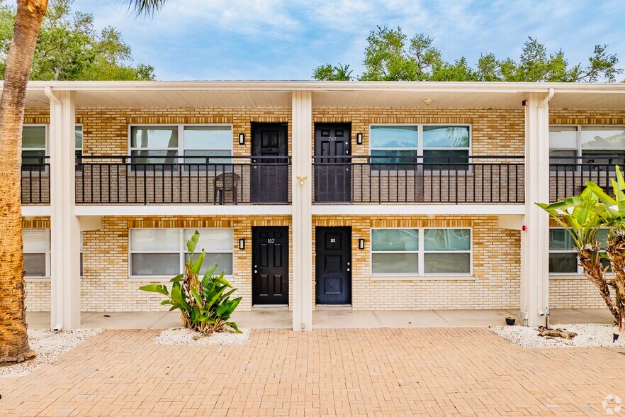 More Photos Of 600 Wildwood Way, Clearwater Apartments For Sale