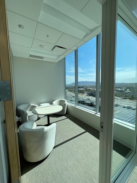 More Photos Of 2901 W Bluegrass Blvd, Lehi Office For Lease
