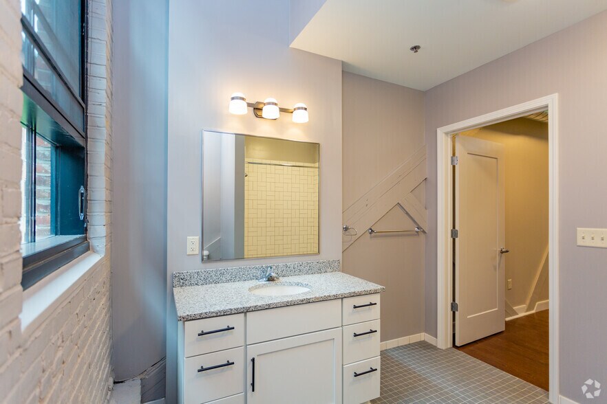 More Photos Of 811-827 Court St, Utica Apartments For Lease