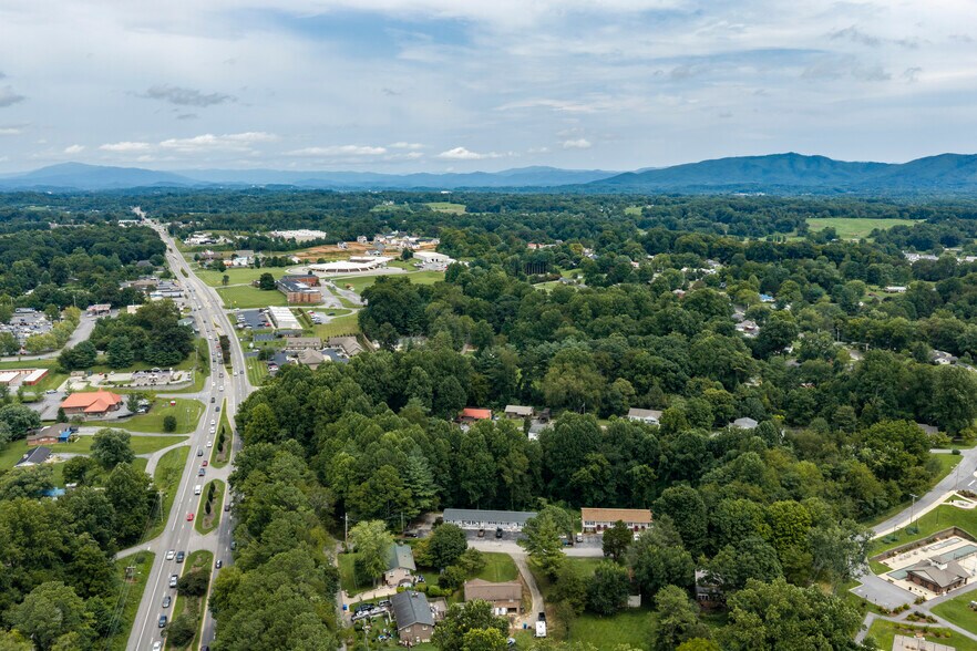 More Photos Of 210 Longview Ave, Jonesborough Apartments For Sale