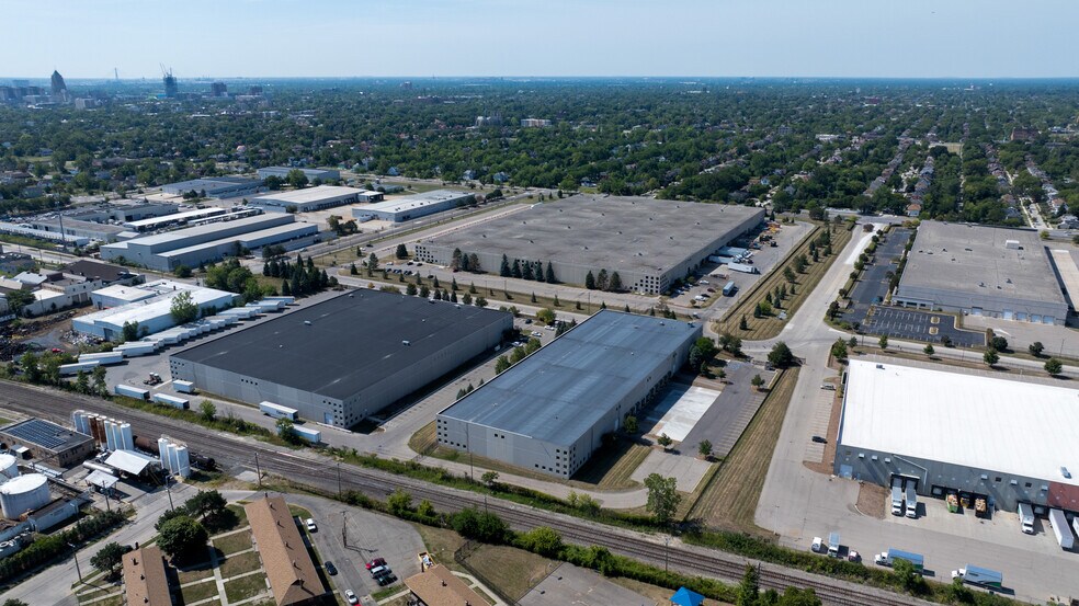 More Photos Of 12280 Oakland Park Boulevard, Highland Park Warehouse For Lease