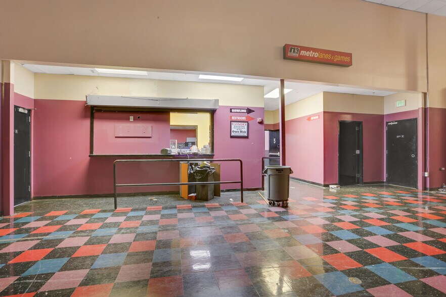 More Photos Of 1959 Metropolitan Pky SW, Atlanta Bowling Alley For Lease