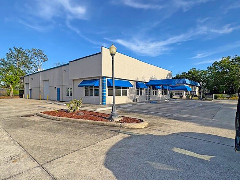 More Photos Of 30 Keyes Ct, Sanford Light Manufacturing For Sale