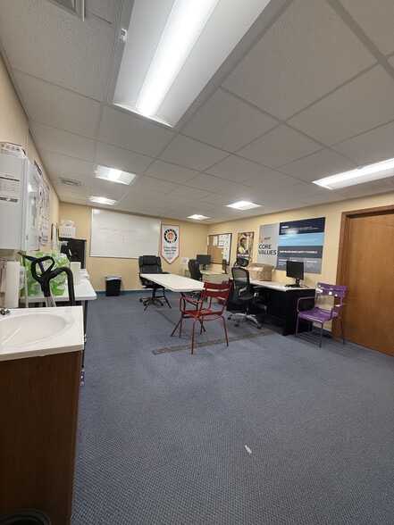 More Photos Of 89-91 Church St, East Hartford Light Manufacturing For Lease