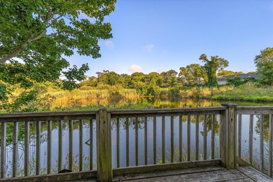 More Photos Of 307 Falmouth Rd, Hyannis Office For Sale