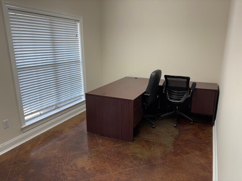 More Photos Of 100 Southpointe Dr, Byram Office For Lease