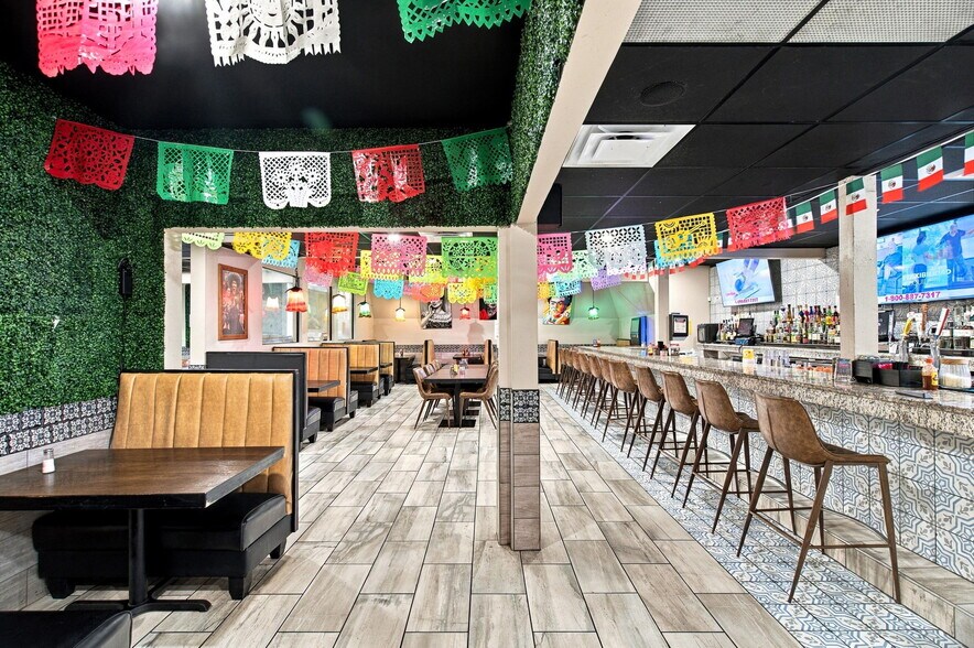 More Photos Of 6322 Rivers Ave, Charleston Restaurant For Lease