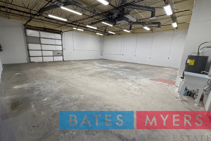 More Photos Of 2805 National Dr, Garland Warehouse For Lease